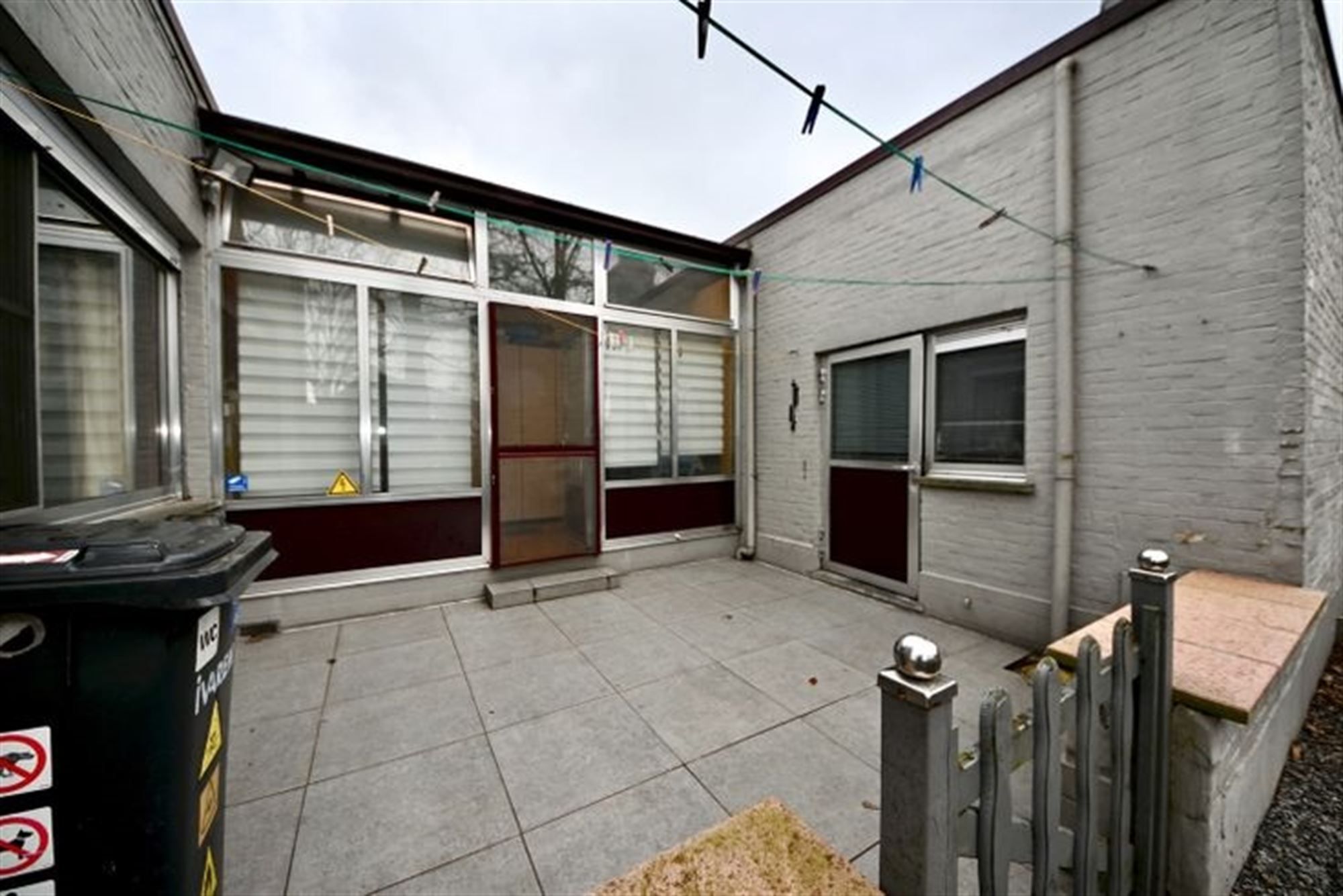 Te renoveren laagbouw met 3 slaapkamers, tuin en garage.  foto 19