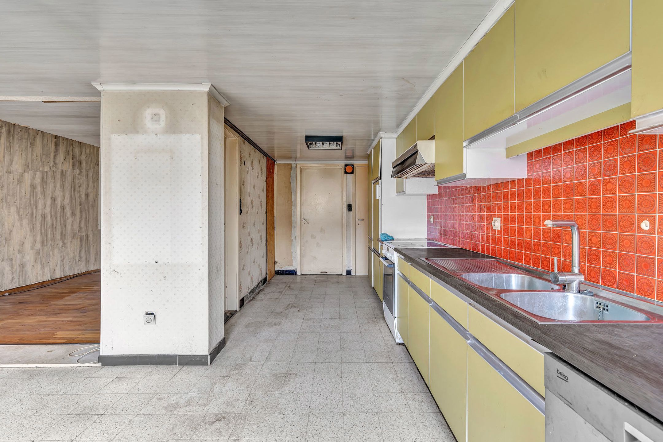 Renovatiewoning met vernieuwd dak en ramen in Lochristi foto 10