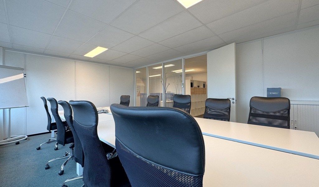 Instapklaar kantoor te huur nabij E313/E34 te Wommelgem foto 14
