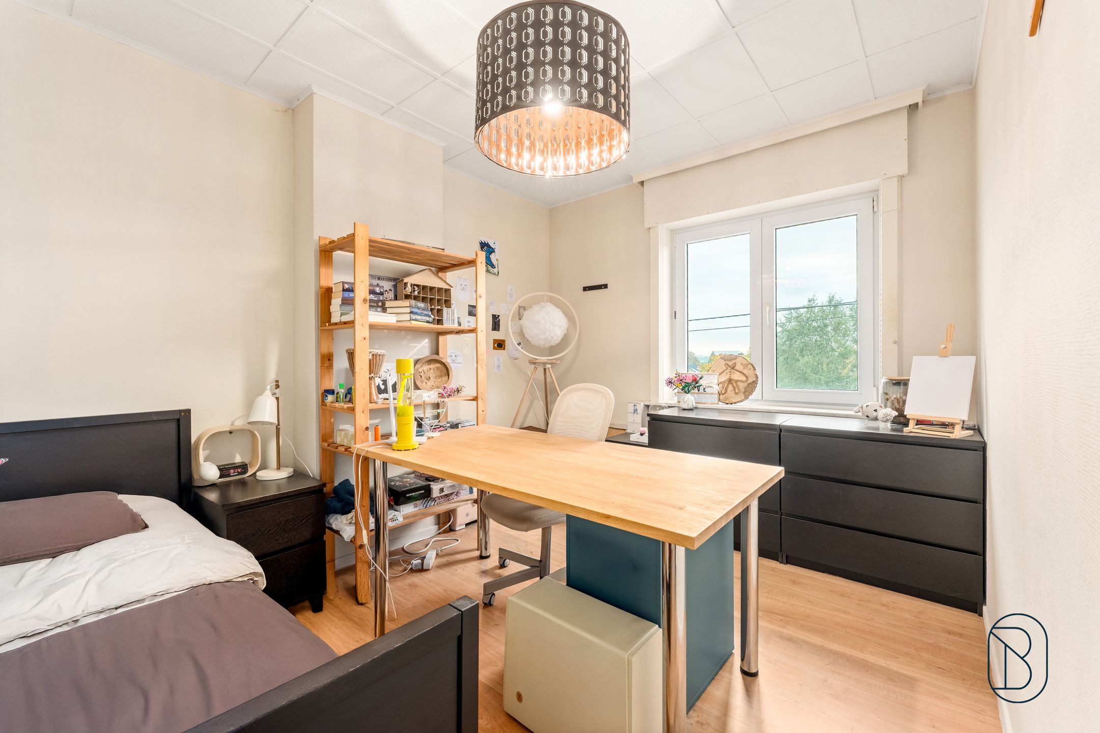 Volledig instapklare woning met tuin en garage. foto 8