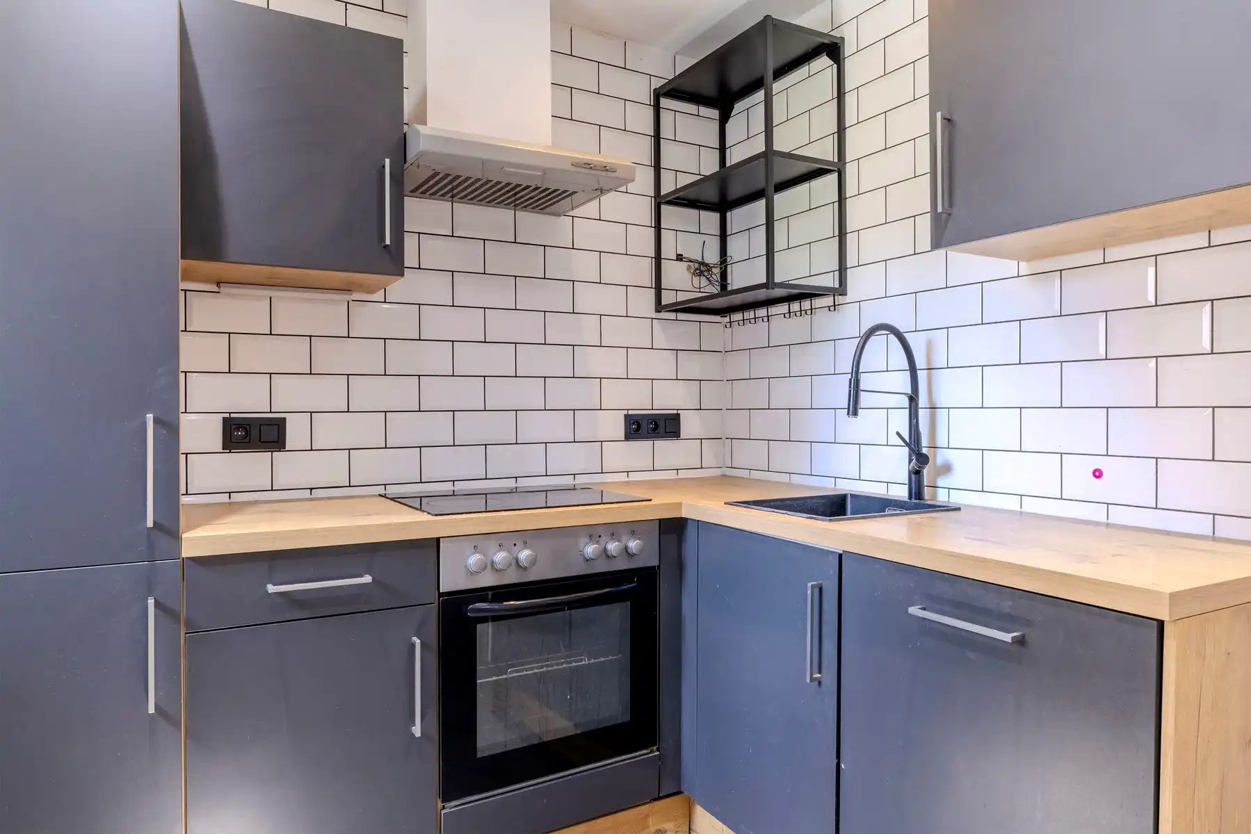 Deels gerenoveerde HOB op een grond van meer 689m² foto 10