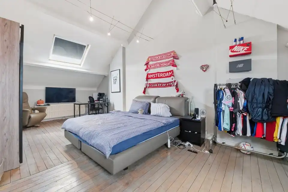 RUIME EN LICHTRIJKE GEZINSWONING MET GARAGE, TERRAS EN SAUNA IN TONGEREN foto 26