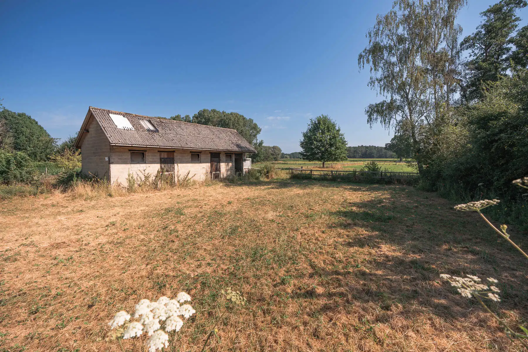 Royale villa op groot perceel met vergunde schuur foto 28