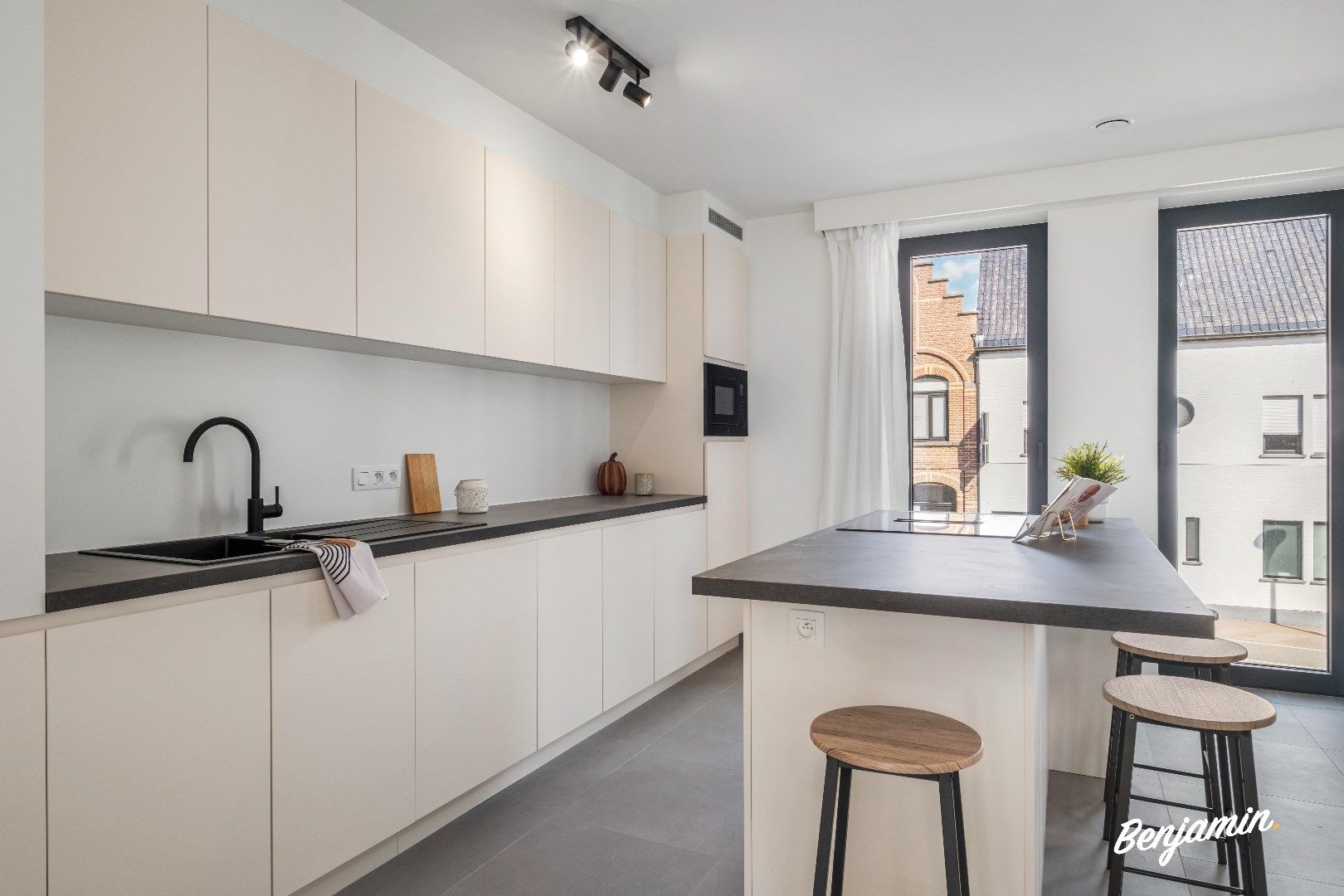 Nieuwbouwappartement met 2 slaapkamers, zonnig terras en staanplaats op de markt van Beselare foto 7