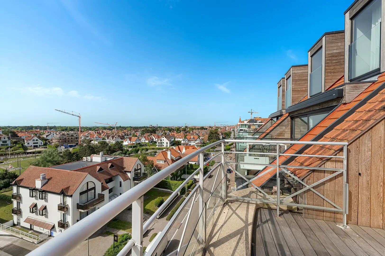 Zonnig gerenoveerd duplex penthouse appartement te Zoute foto 4