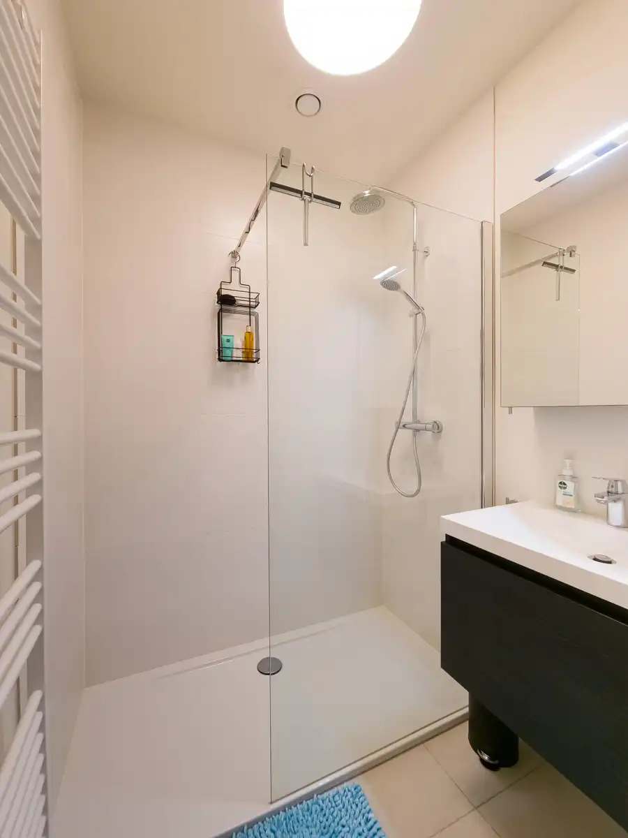 Gezellig gemeubeld 2-slaapkamer appartement met groot terras foto 13