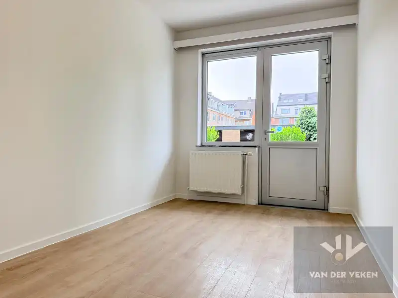 Gerenoveerd 2-slaapkamerappartement! foto 5