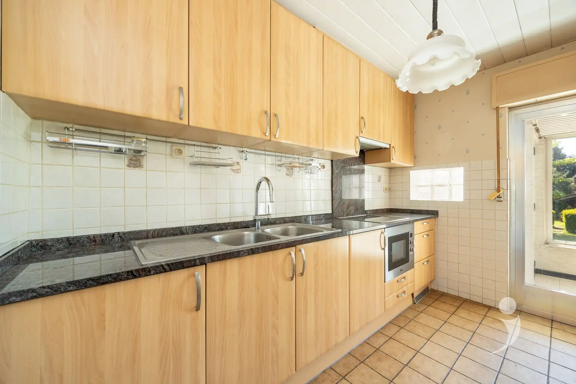 Te renoveren woning op een zonnig perceel foto 14