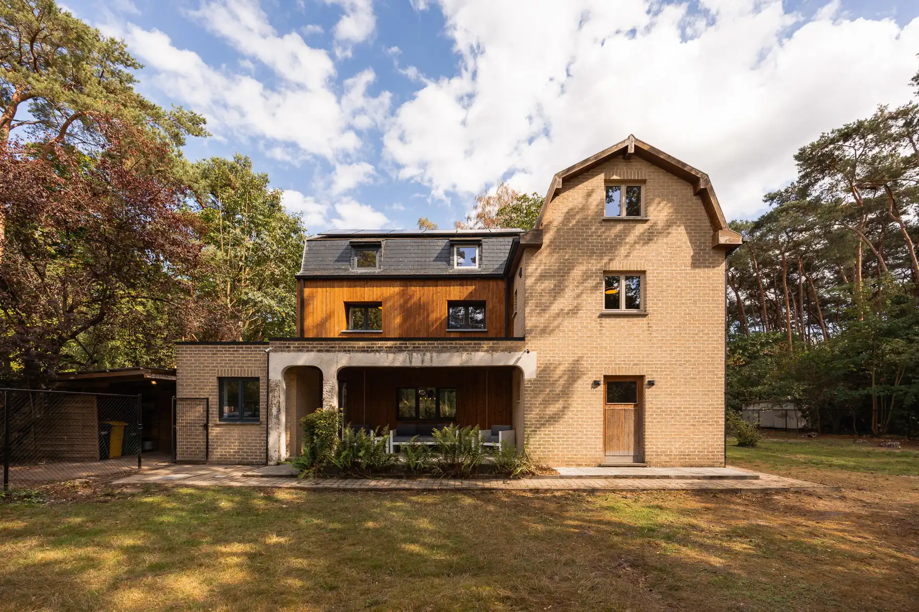 Energiezuinige charmante villa met 4 SLK's, tuin en zwembad foto {{pictureIndex}}
