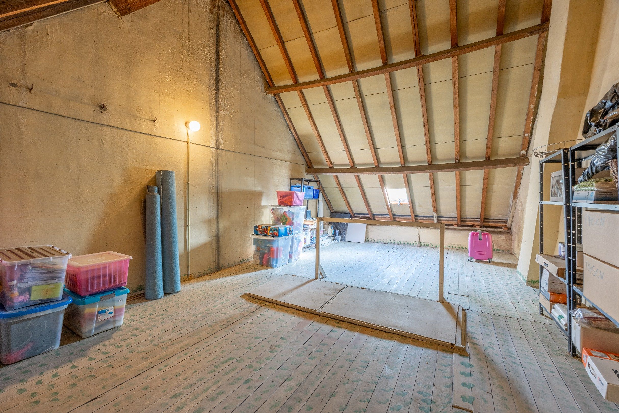 Verzorgde woning met tuin en garage foto 16