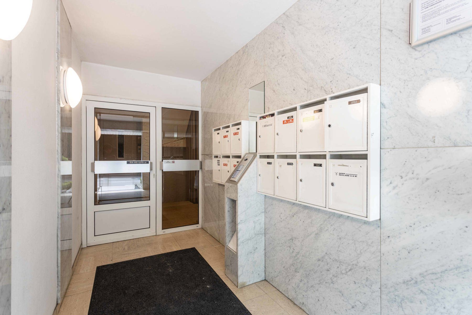 Instapklaar appartement met een prachtig zicht op het stadspark! foto 2