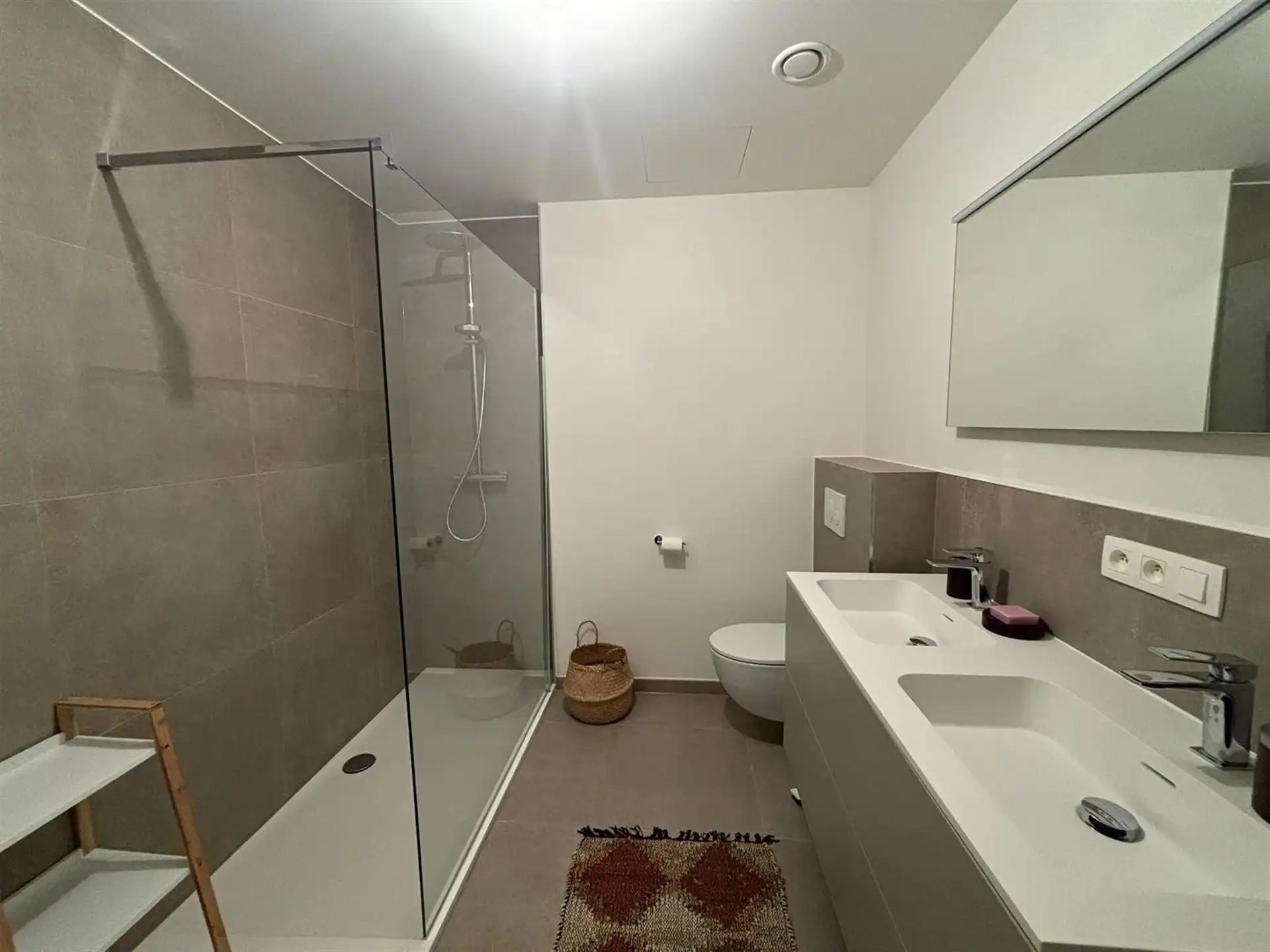 Nieuwbouw appartement nabij het centrum en park! foto 12