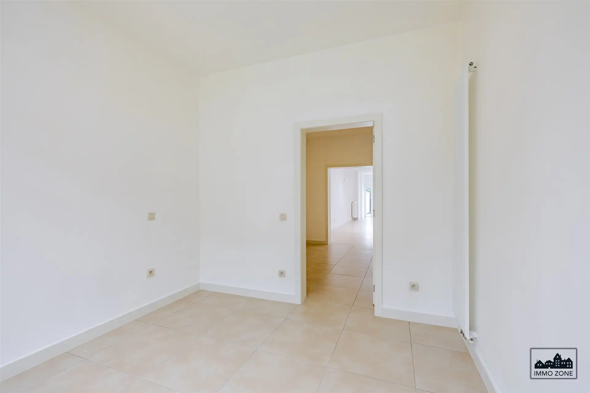 Gerenoveerde 4 slaapkamer woning foto 4