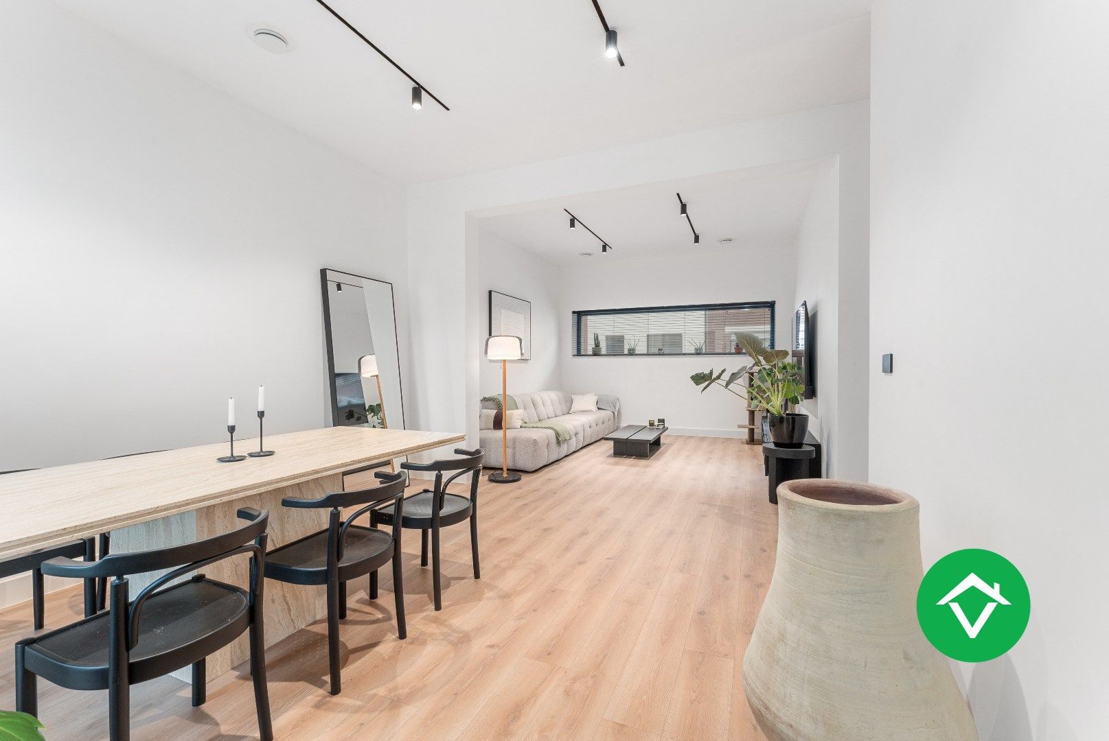 Hoog gerenoveerde woning met tuin en 4 slaapkamers te Roeselare foto 4