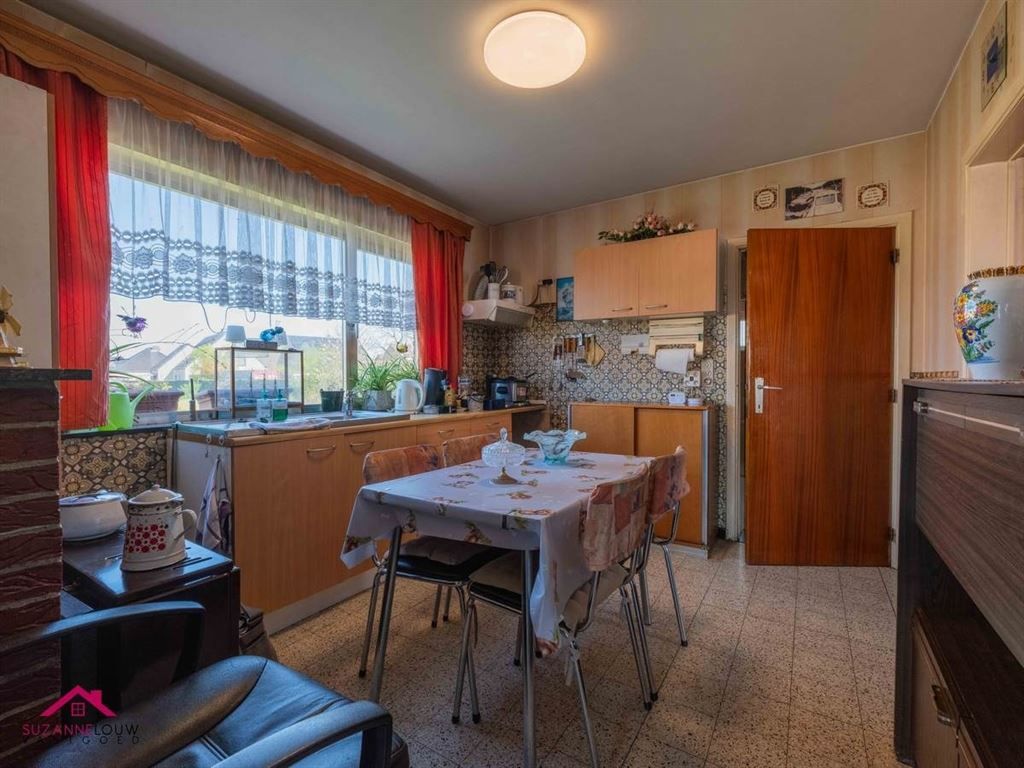 Vrijstaande woning, te renoveren naar eigen smaak en wensen foto 19