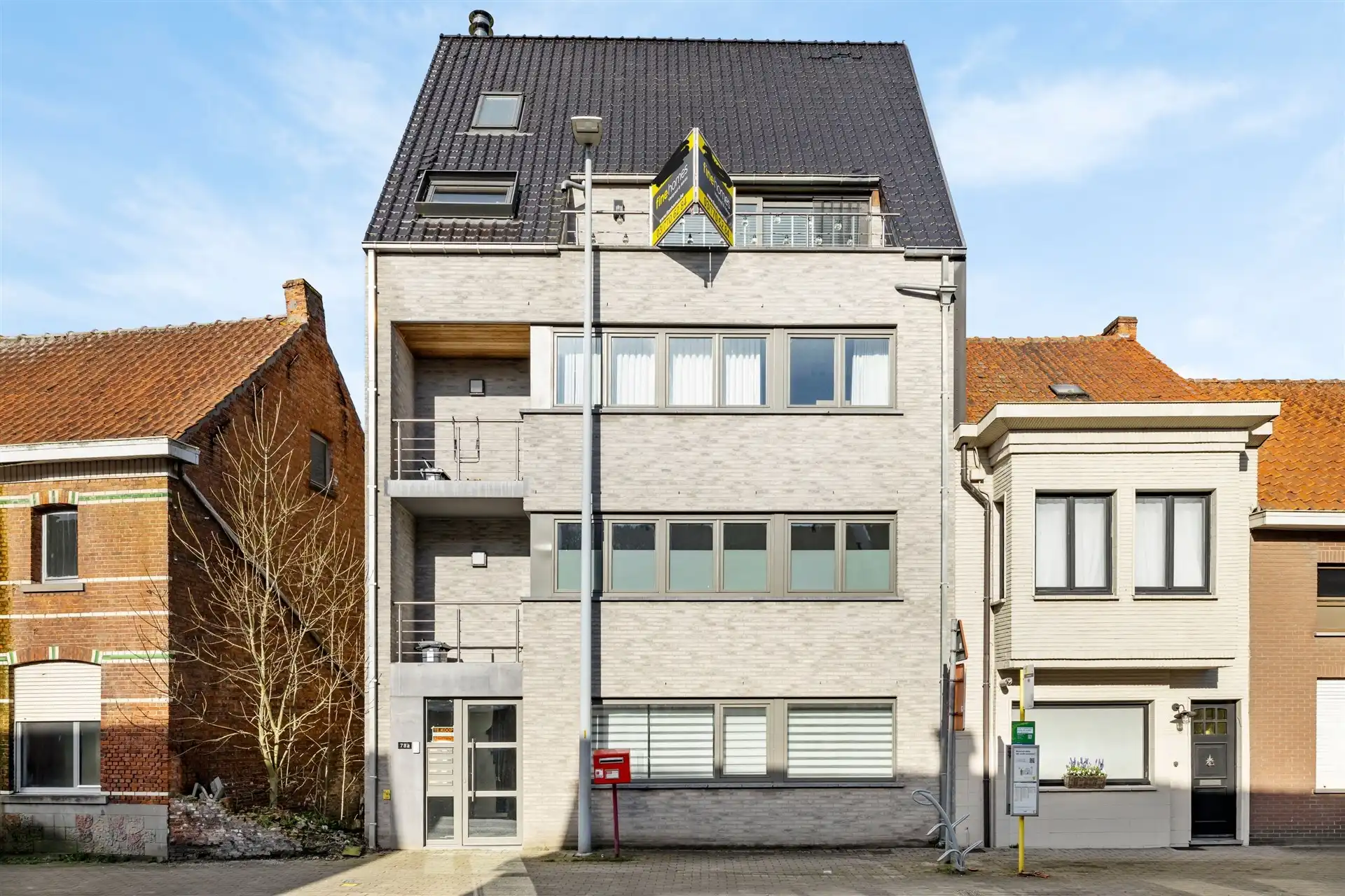 Instapklaar duplexappartement met 3 slaapkamers (105m²) foto {{pictureIndex}}