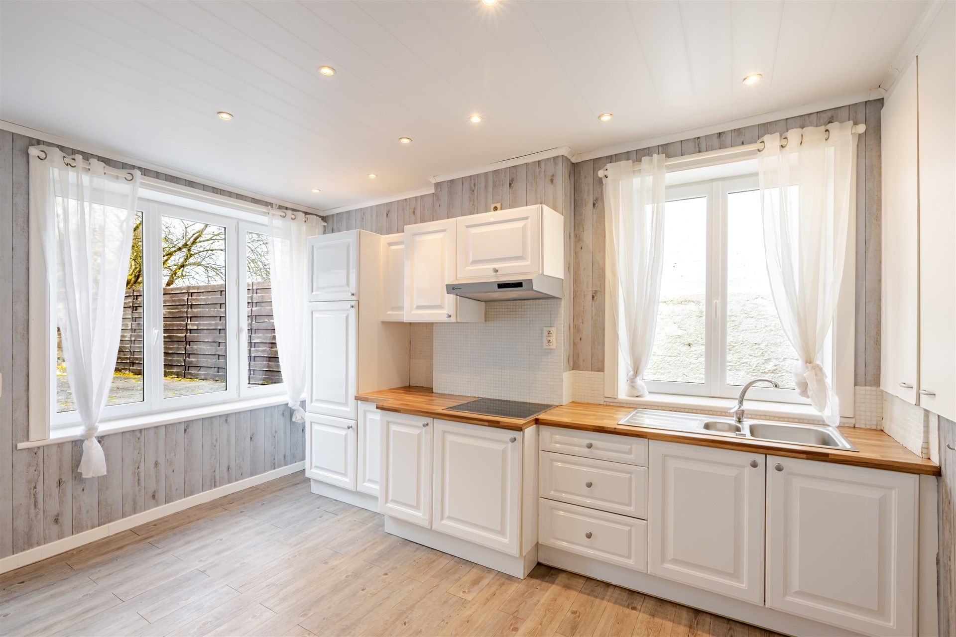 Goed gelegen, deels, te renoveren woning, centrum Asper(Gavere) foto 11