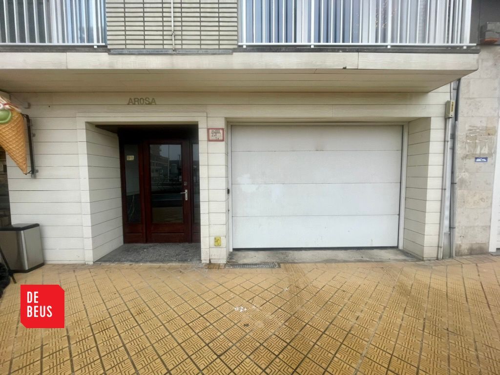 Garagebox in veilig complex, op wandelafstand van het strand foto {{pictureIndex}}