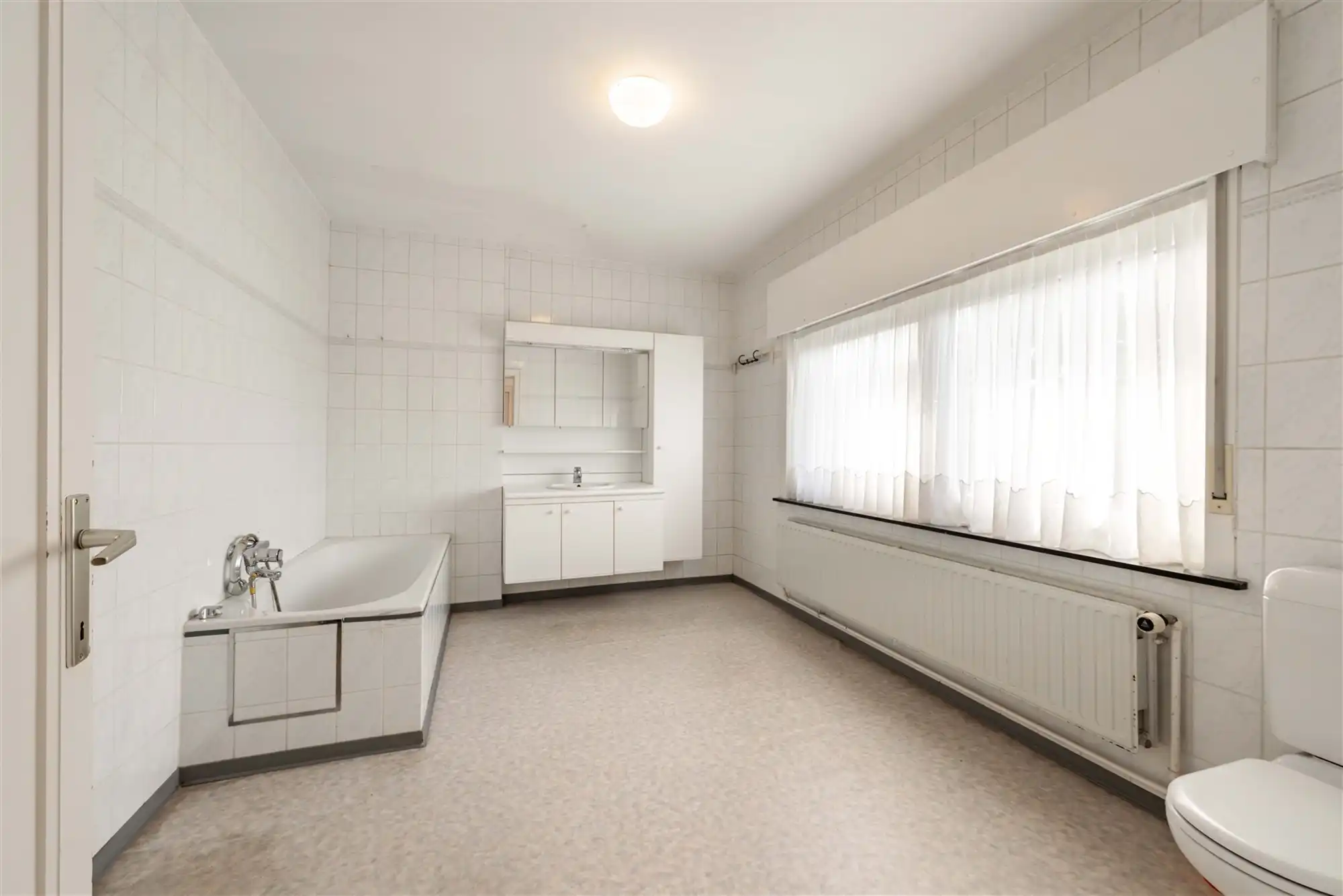 Woning met 4 slps, dubbele garage en zongerichte tuin foto 21
