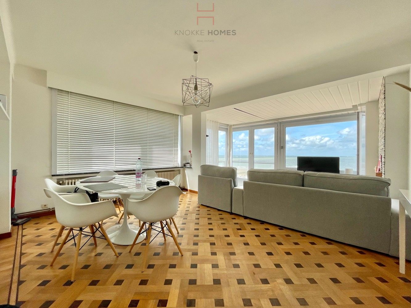 Gezellig hoekappartement met frontaal zeezicht foto 2