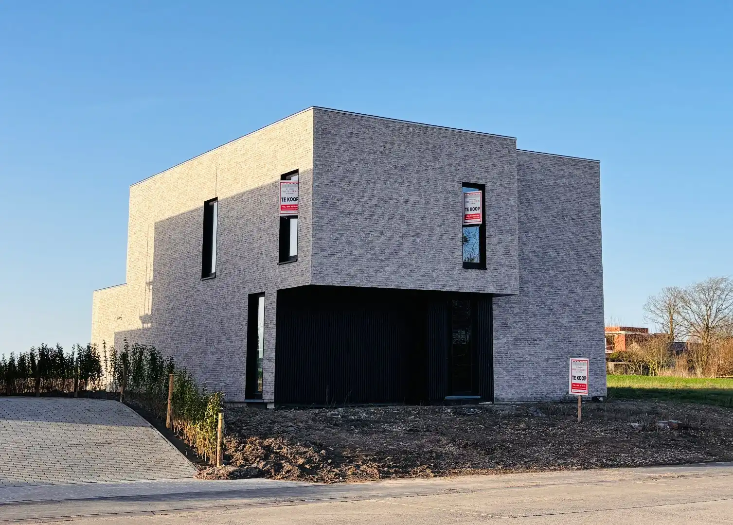 Verrassend  ruime nieuwbouw met afwerkingsvrijheid - 4 slaapkamers & 2 badkamers! foto {{pictureIndex}}