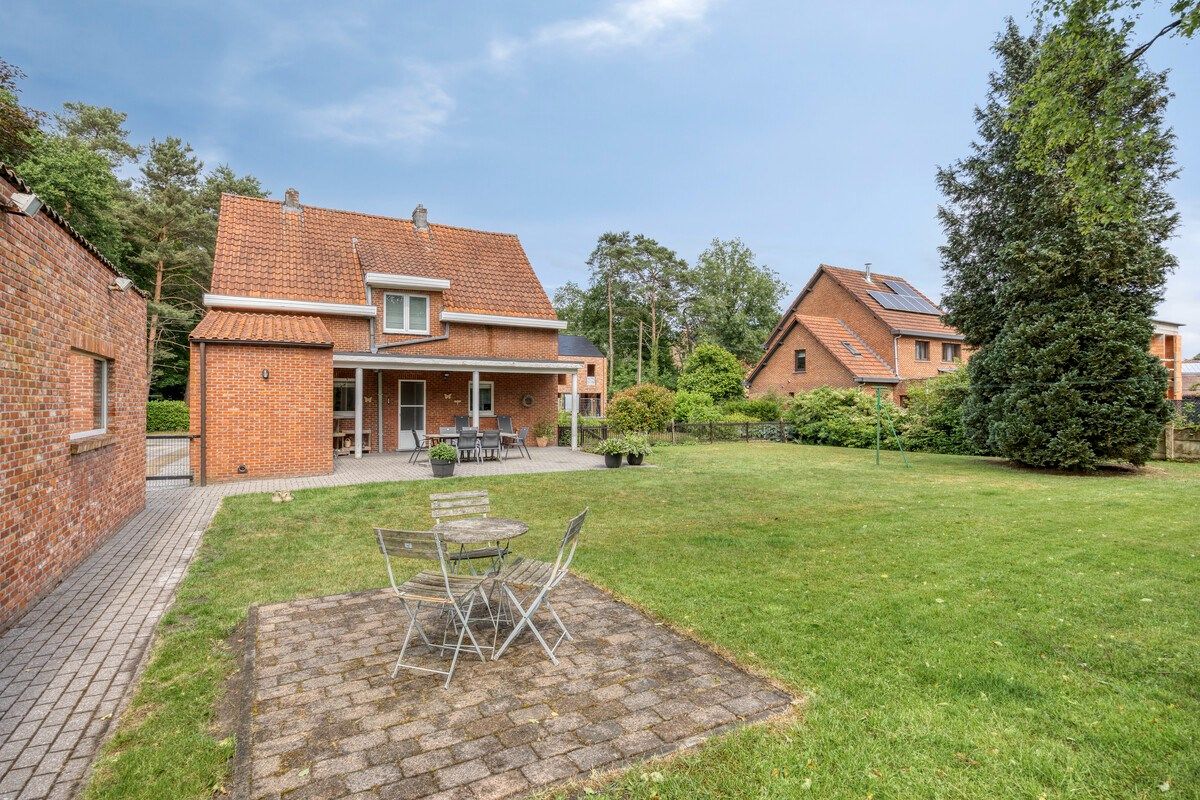 Rustig gelegen woning met oa 4 slpks op een mooi breed perceel van 21 are. foto 30