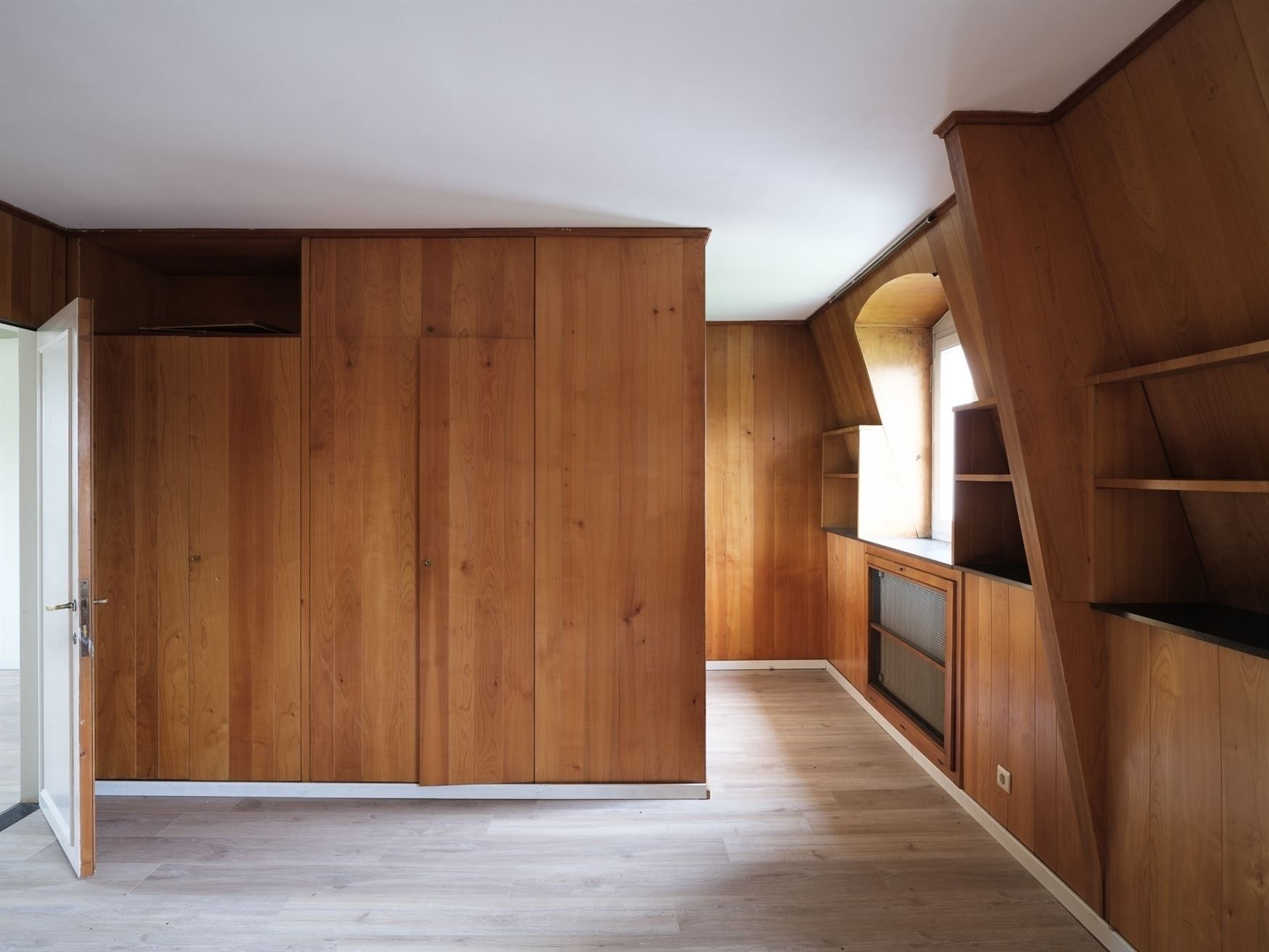Karakterwoning met riante bijgebouwen foto 18
