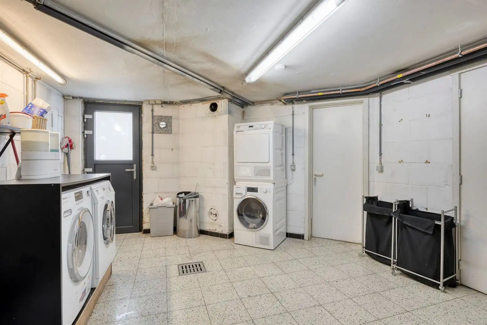 Lichtrijke en ruime 3-gevelwoning met tuin en dubbele garage foto 27