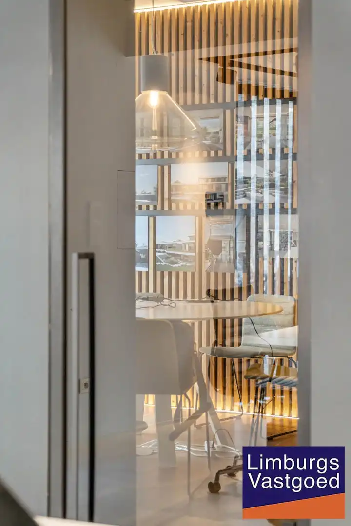 Modern instapklaar kantoor in Hasselt centrum met energielabel B foto 17