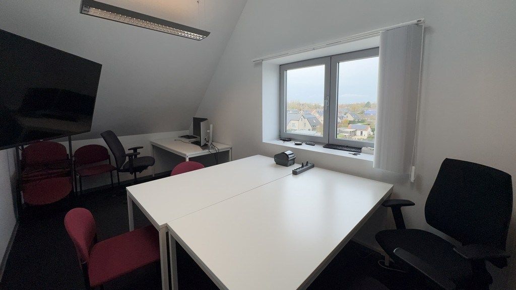 Ingedeelde kantoorruimte te huur in Brugstraat in Aalter foto 8