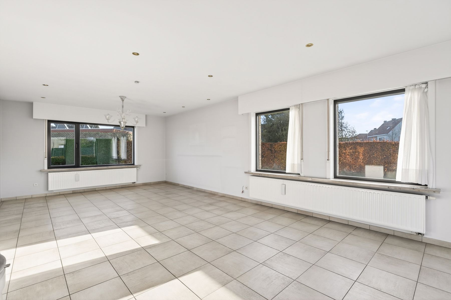 Ruime gezinswoning op een aangenaam perceel in Aalter foto 3