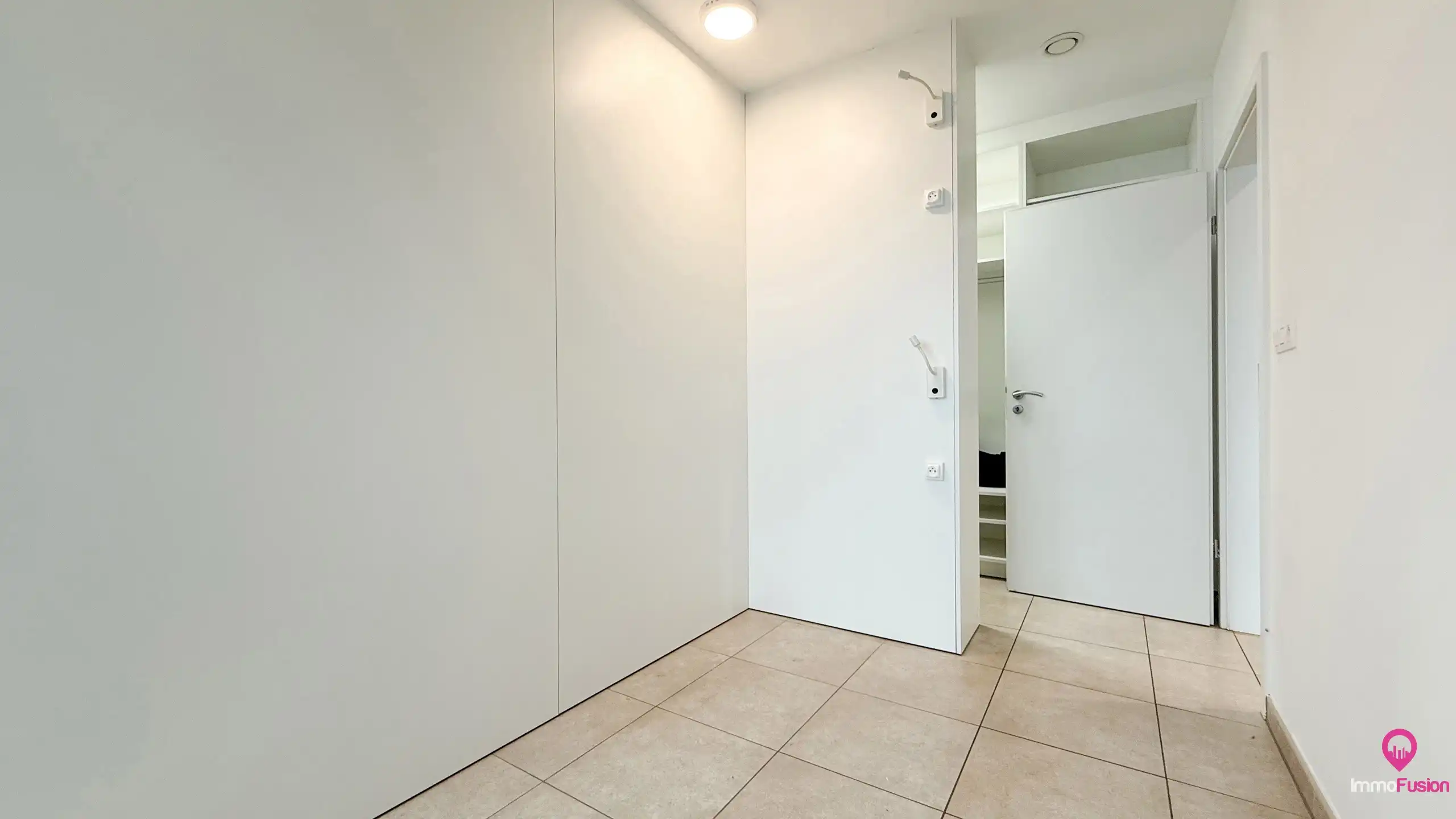 Veelzijdig industrieel pand met ruime woonst en zonnepanelen foto 55