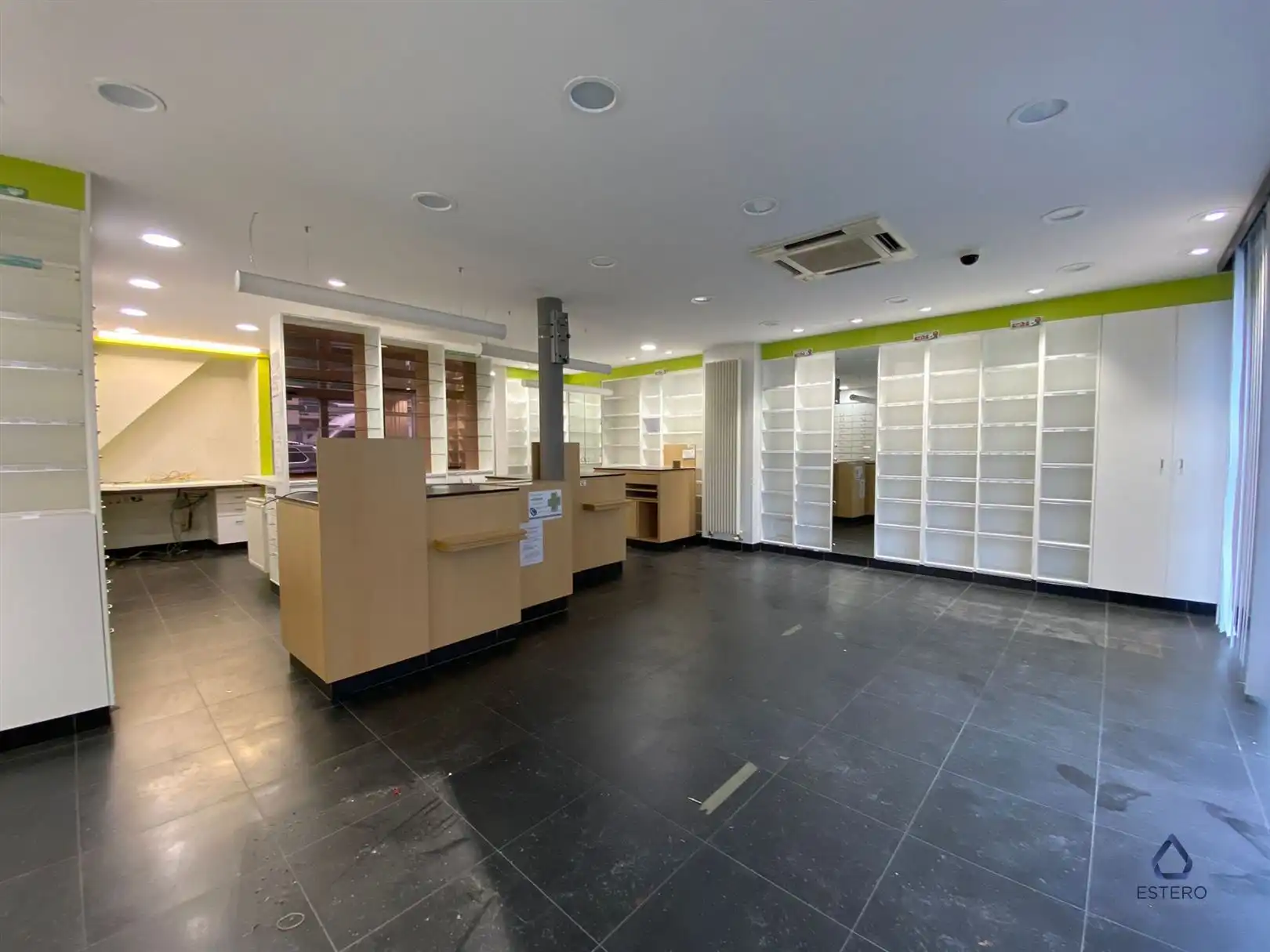 Centraal gelegen handelshuis in Oostende foto 3