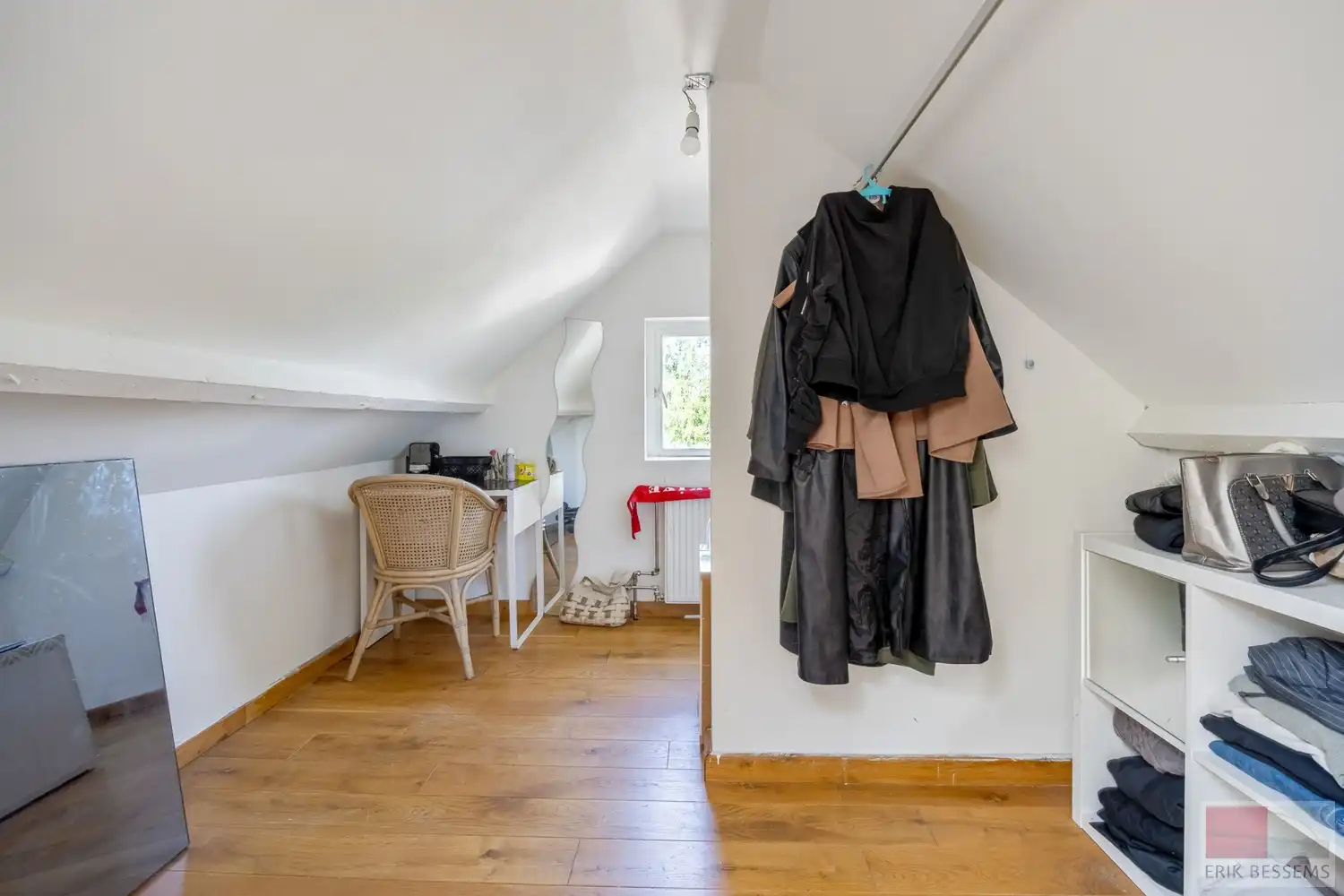 Op te frissen, vrijstaande woning met veel potentieel op royaal perceel van 1080 m², deze te moderniseren woning combineert een bewoonbare oppervlakte van 199 m² foto 21
