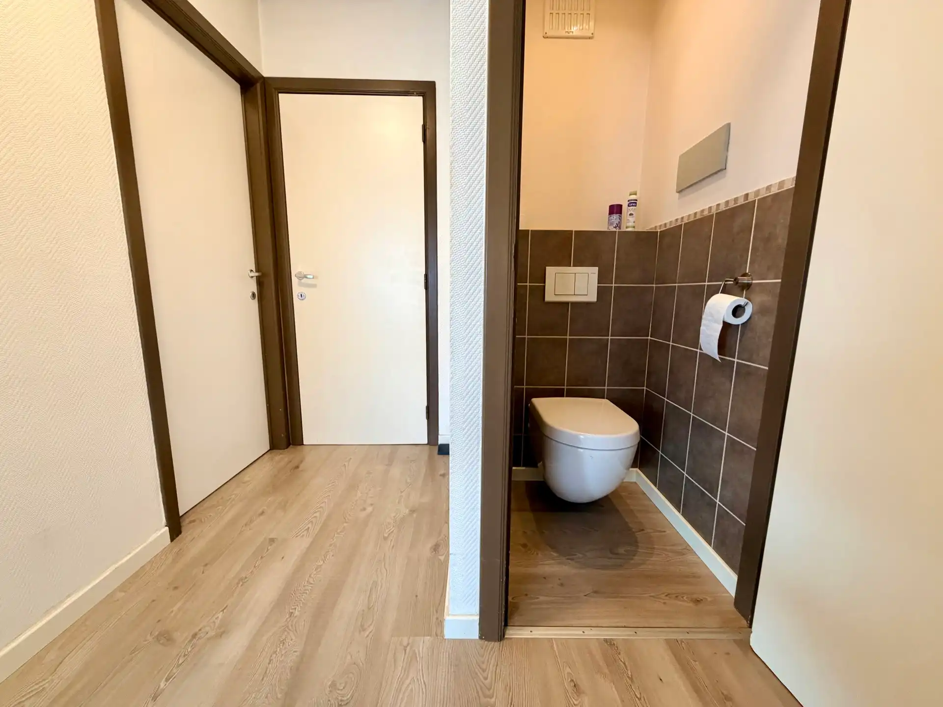 Instapklaar 2-slaapkamerappartement met zonnig terras te koop in De Panne foto 5