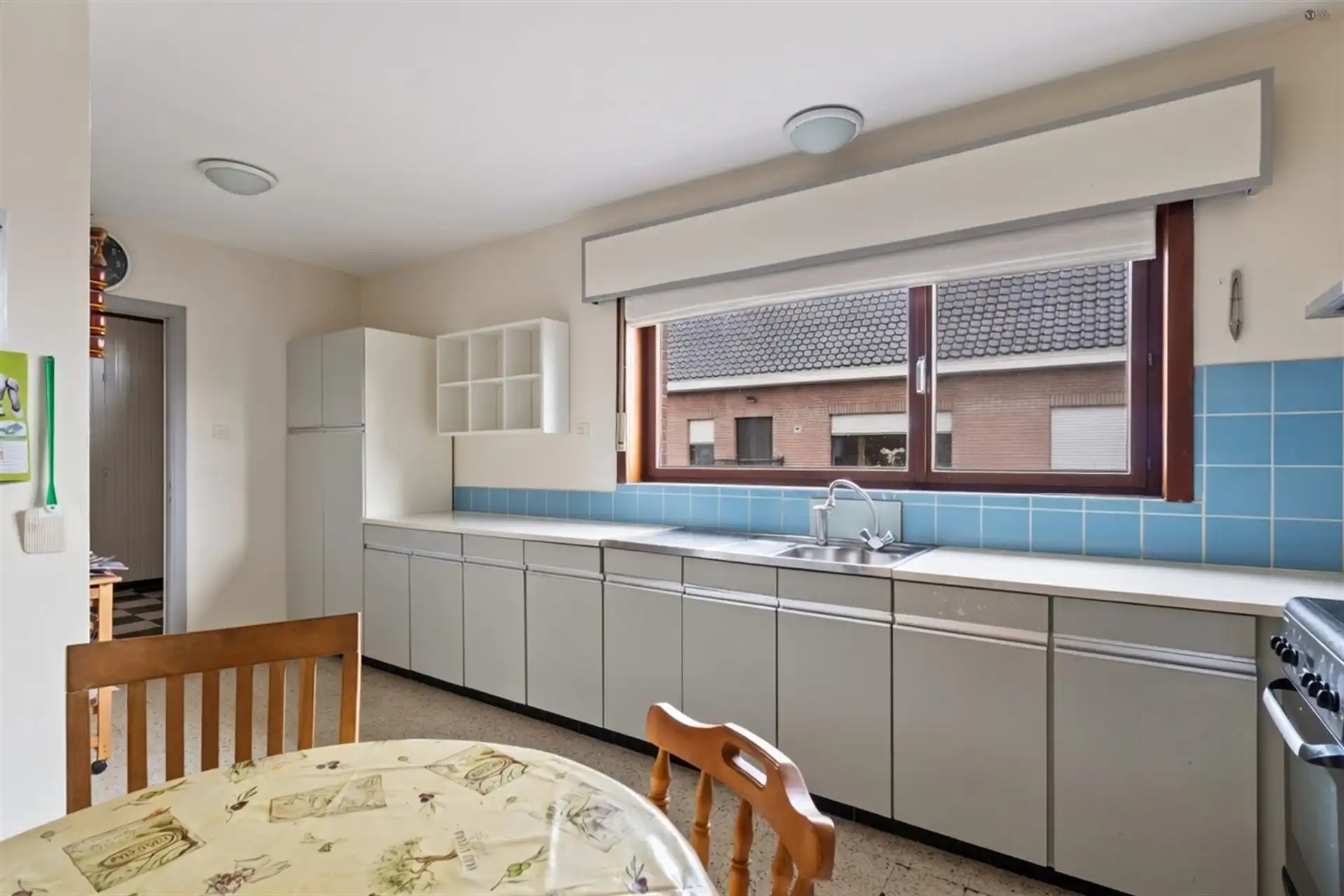 Te renoveren bungalow op een ruim stuk grond foto 9