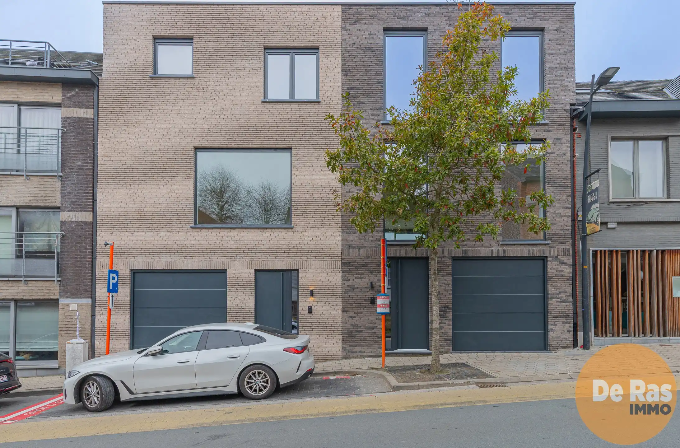 EREMBODEGEM - Nieuwbouw met 3 kamers, dubbele garage en tuin foto {{pictureIndex}}