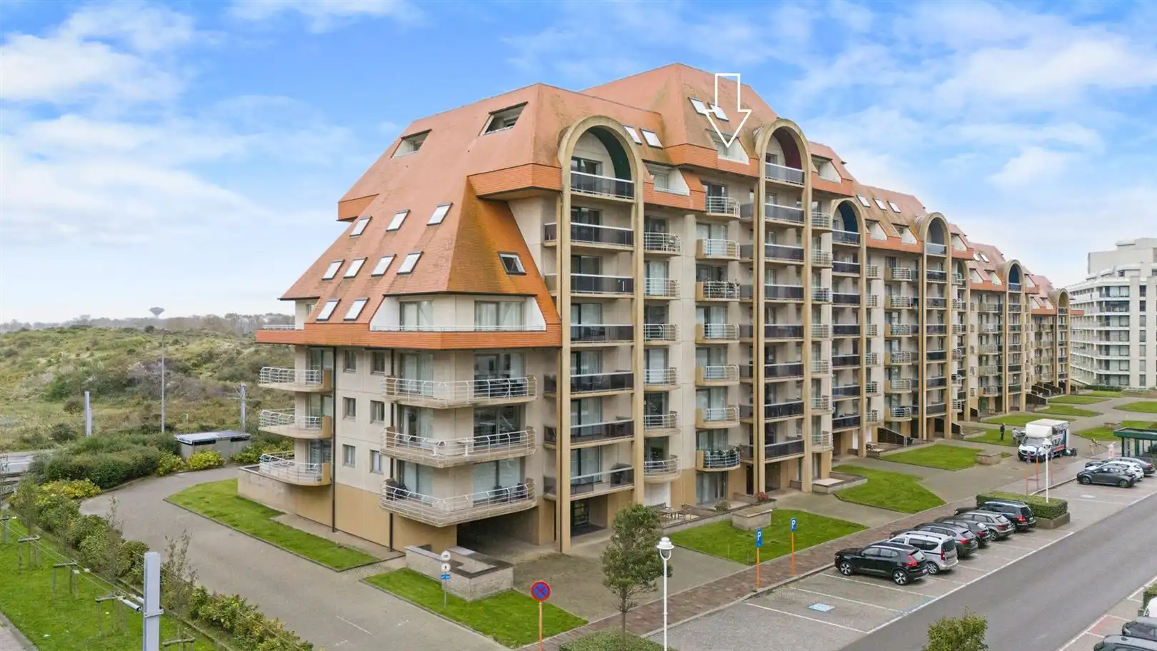 Riante dakstudio met groot terras en terrasberging foto 16