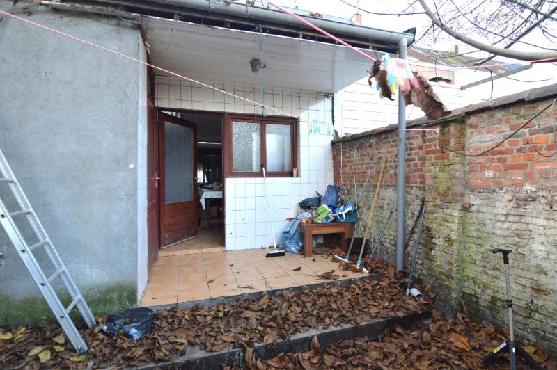 TE RENOVEREN: 193 m2 - 4 slpks - nabij station/stadsrand foto 5