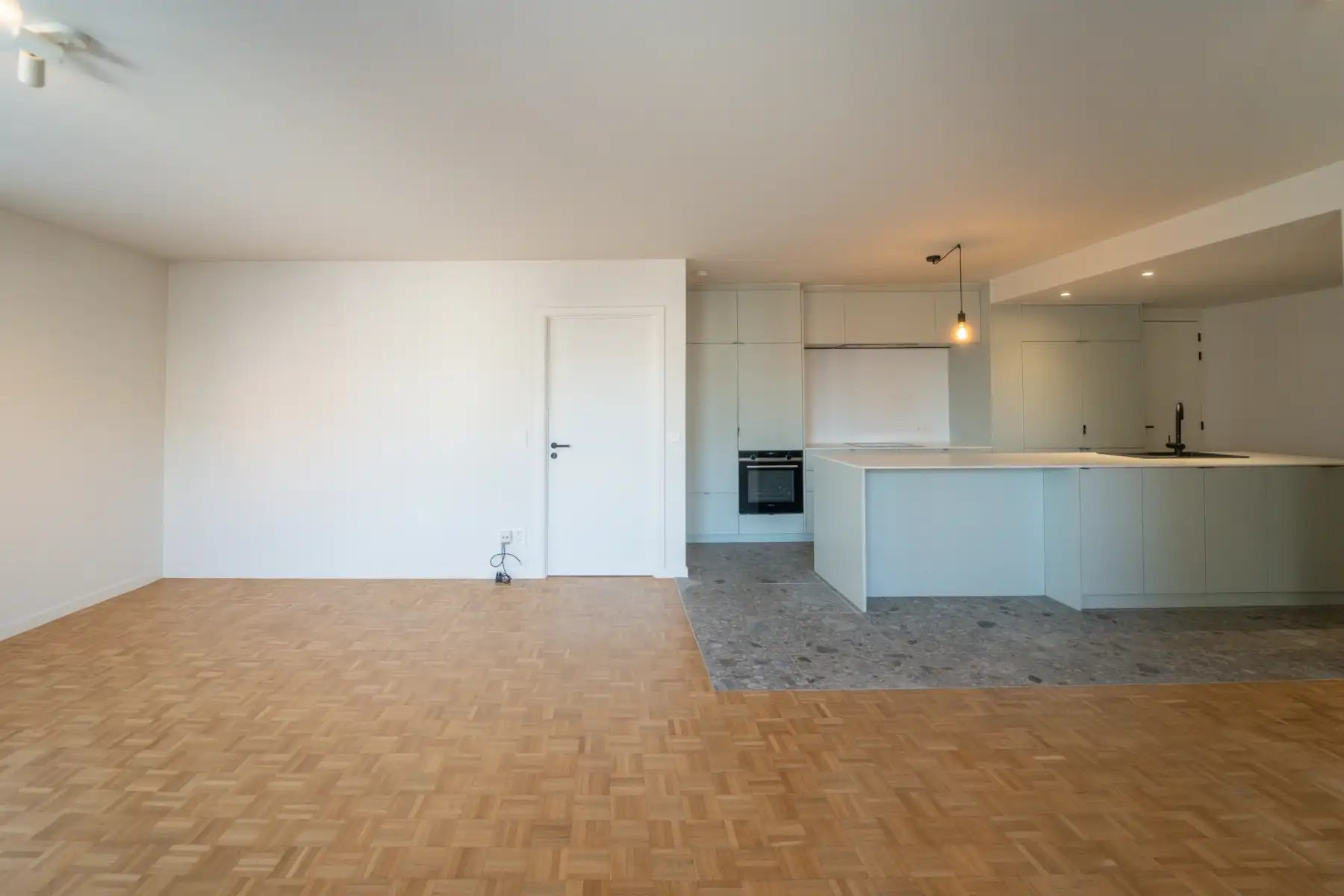Gerenoveerd 2-slaapkamerappartement met uitzicht op Sint-Baafskathedraal foto 11