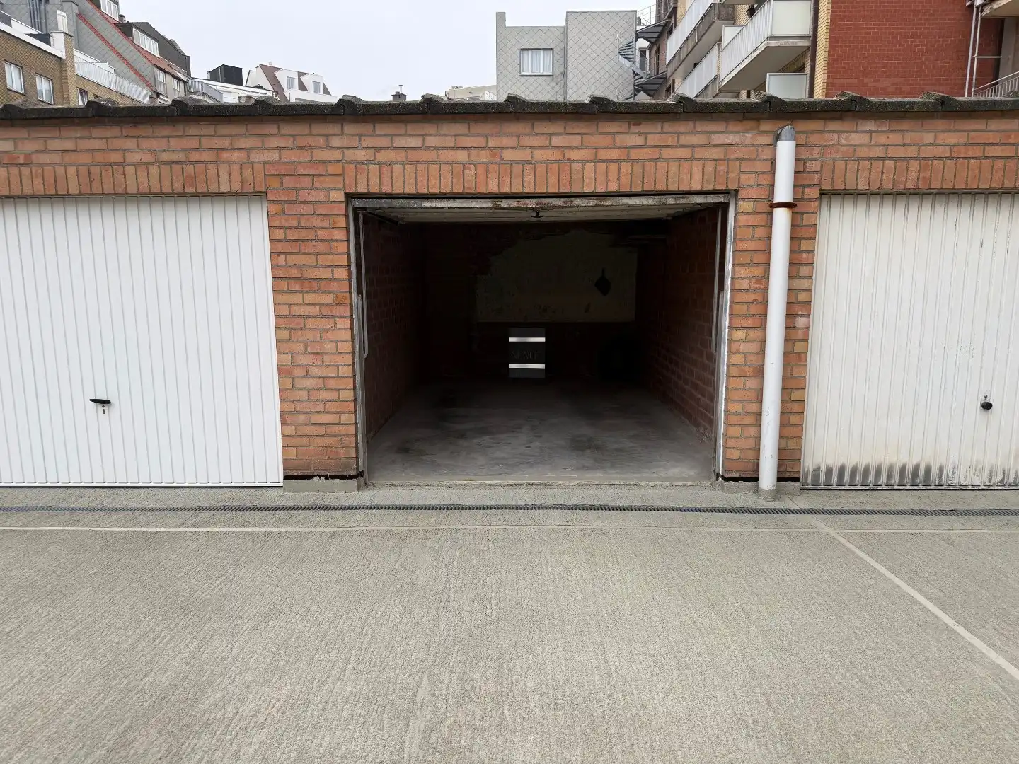 Garagebox te koop in hartje Knokke – Van Bunnenlaan 20 foto 2