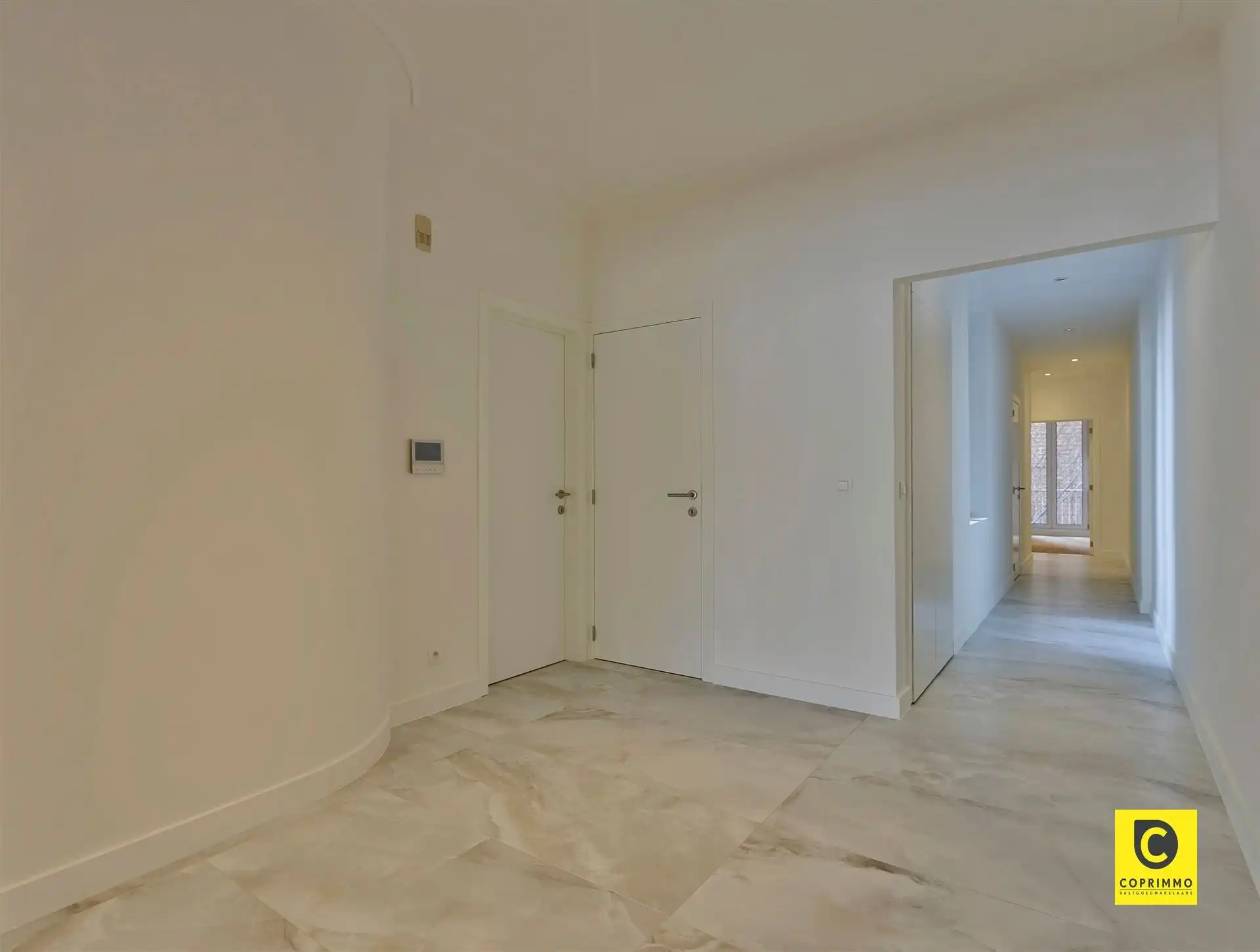 Ruim gerenoveerd 3 slpk app te Diamantwijk! foto 5