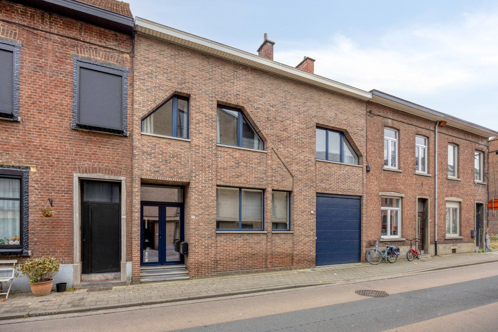 Instapklare woning met 5 slaapkamers, tuin, terras en garage in Kessel-Lo – EPC 329 kWh/m² - bewoonbare opp. 186 m² foto 2