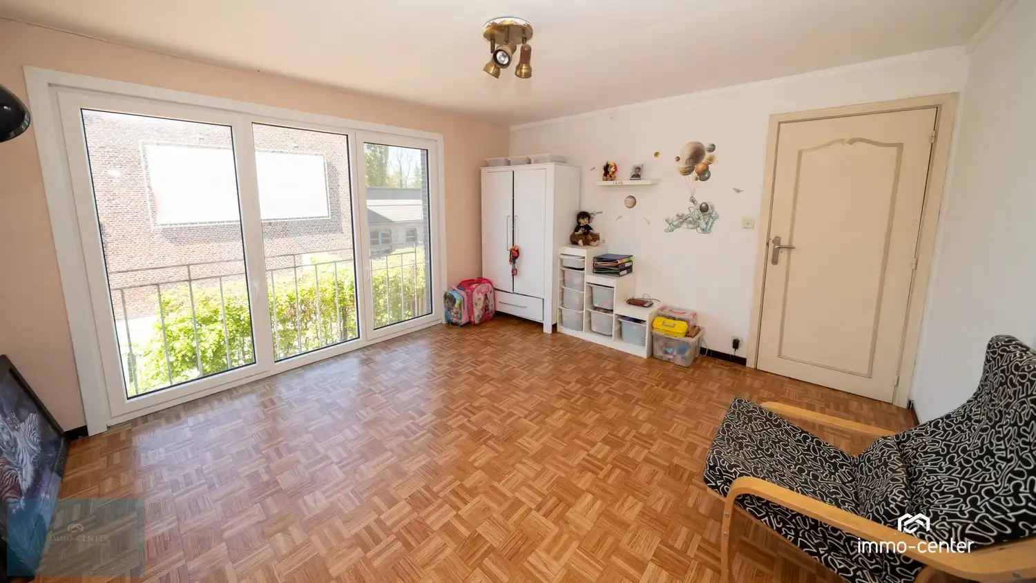 Instapklare open bebouwing met ruime tuin en moderne technieken te As foto 20