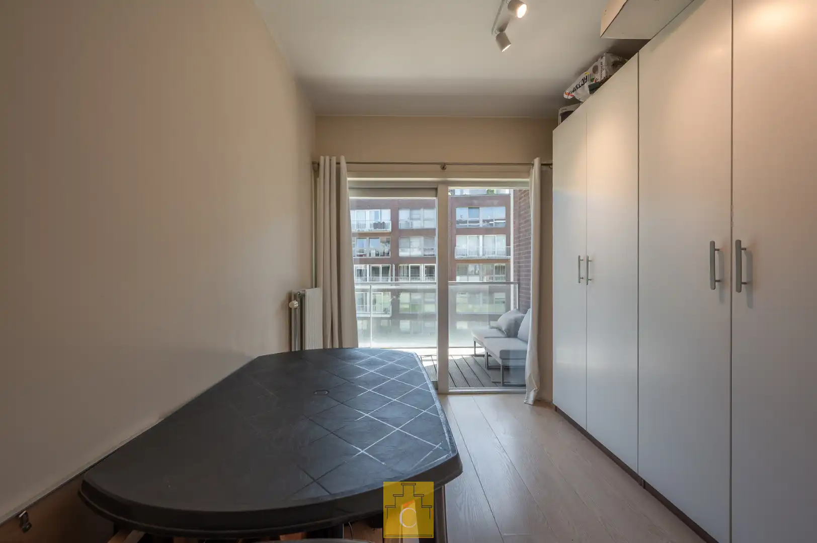 Appartement met subliem zicht, autostandplaats, 2  zonneterrassen, ruime privé-kelder, vooraan St Kruis foto 9