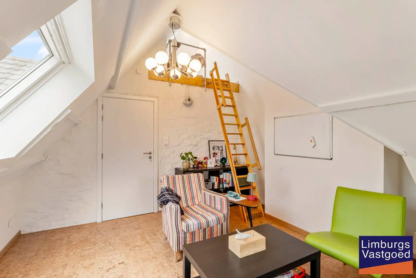 Woonhuis met  praktijkruimte te Waterschei, op een perceel van 6a80ca te Genk foto 22