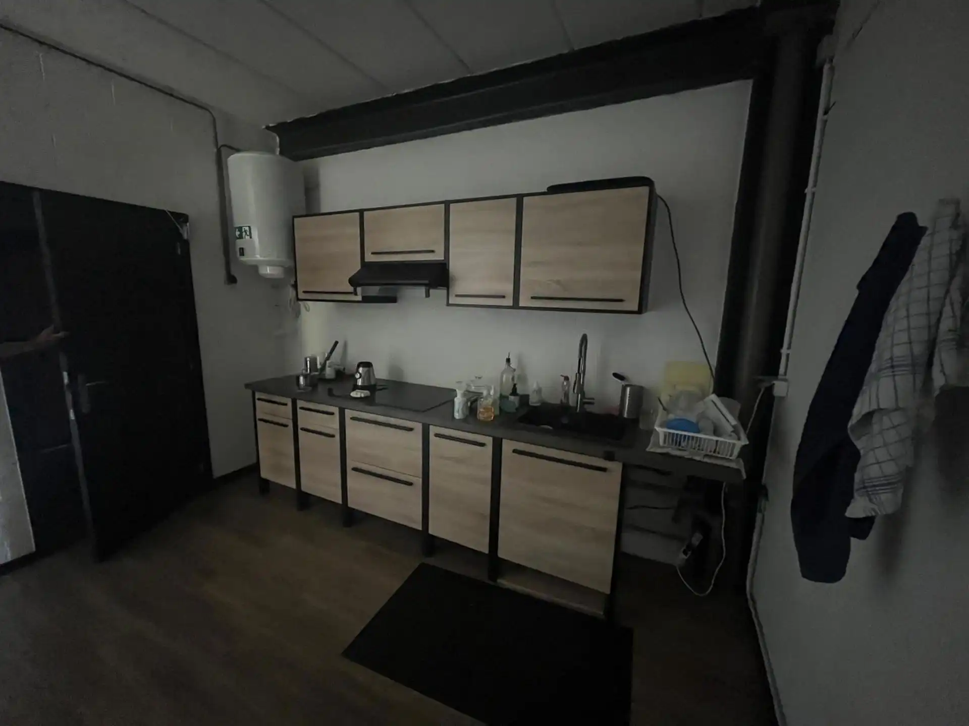 Wommelgem: 1.008 m² magazijn met mezzanine en kantoor foto 13