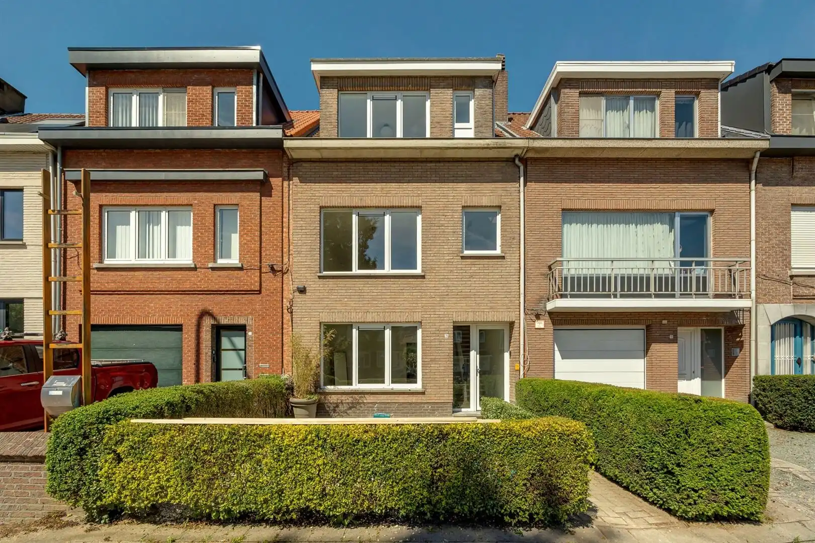 Gerenoveerd blokje met 3 Appartementen foto 23