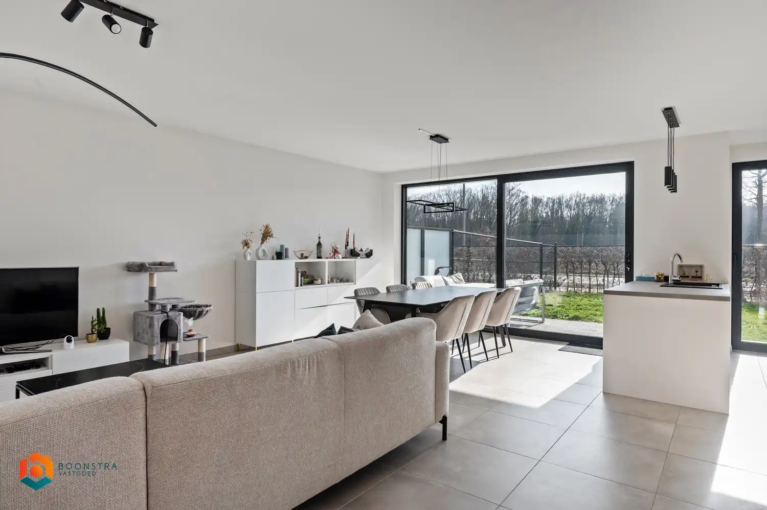 Energiezuinig gelijkvloers appartement met terras, tuintje en ondergrondse parkeerplaats foto 2