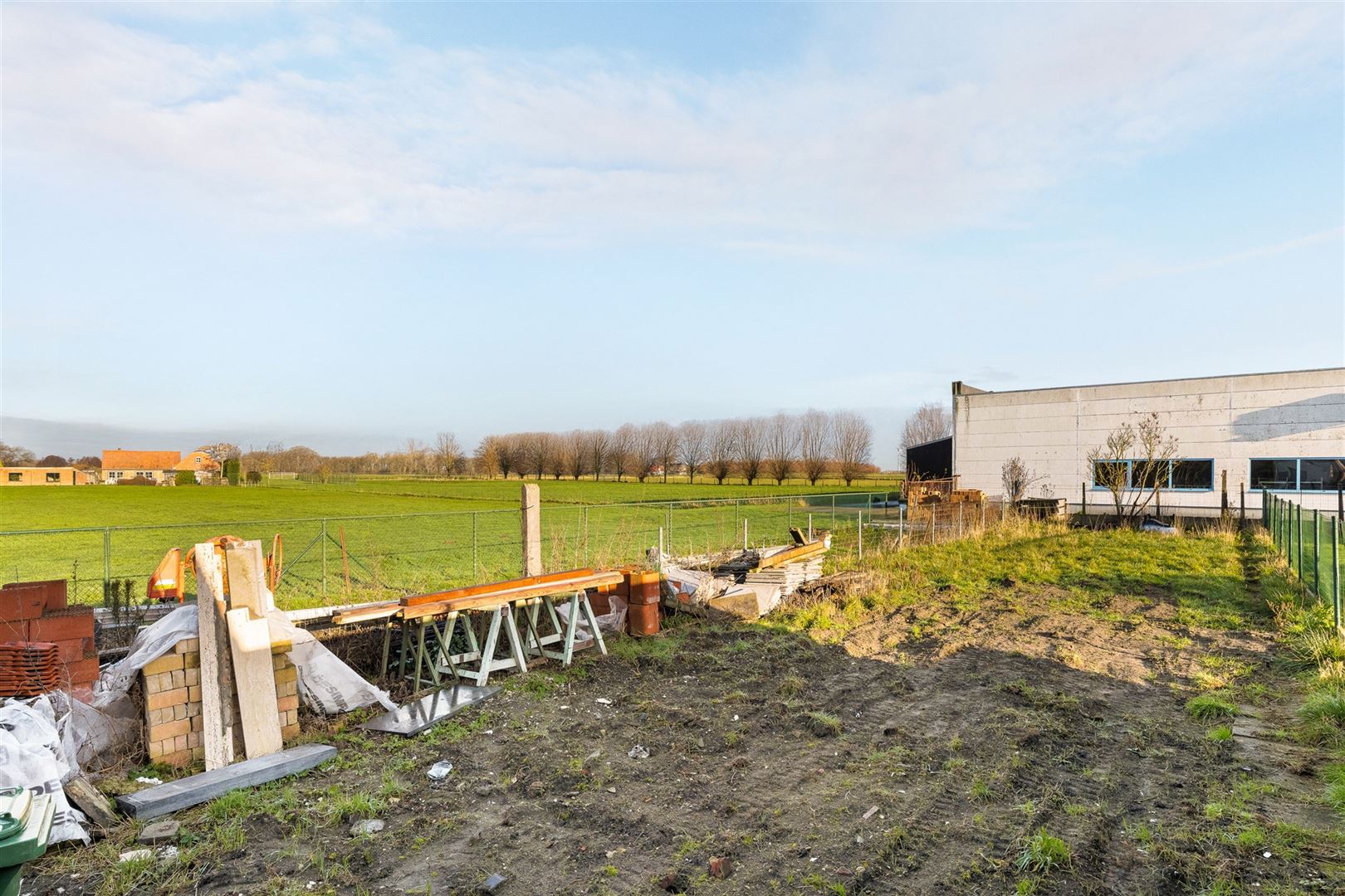 Halfopen bebouwing met garage foto 24